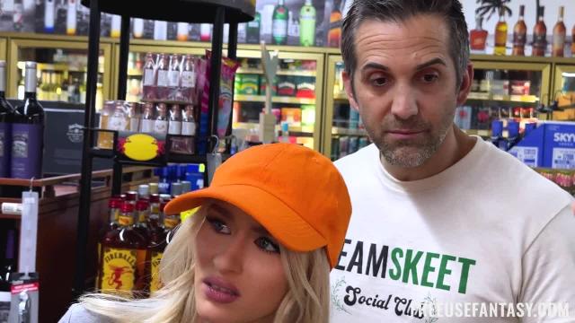 Что творится в этом магазине - Скачать и смотреть порно видео