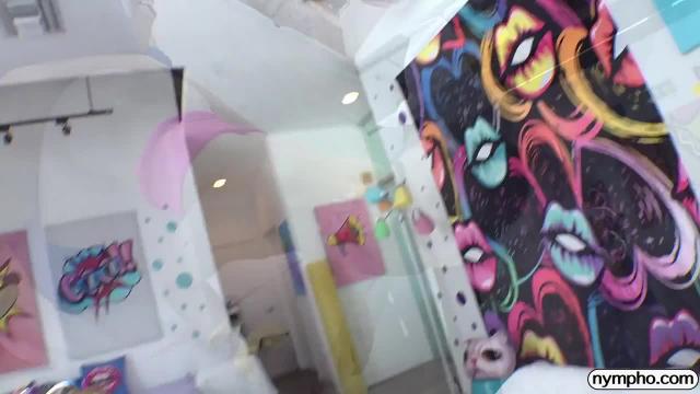 Глубочайшая пизда плоскогрудой - Скачать и смотреть порно видео