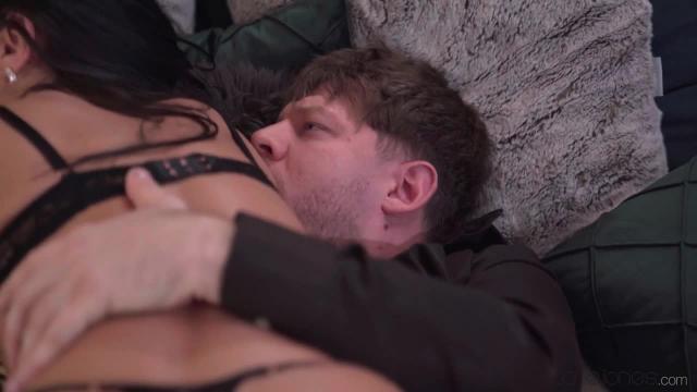 Как доставить оргазм известной порно модели - Скачать и смотреть порно видео