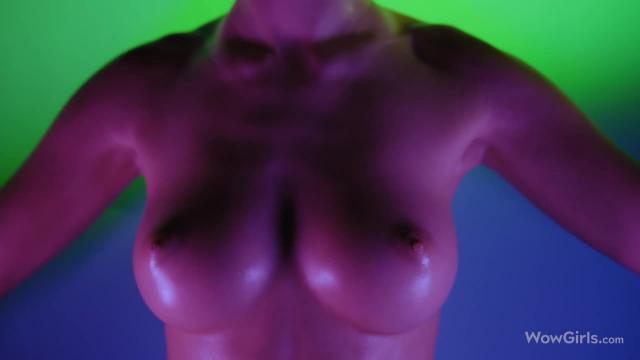 Обнажение с невероятно сильной эстетической ноткой - Скачать и смотреть порно видео