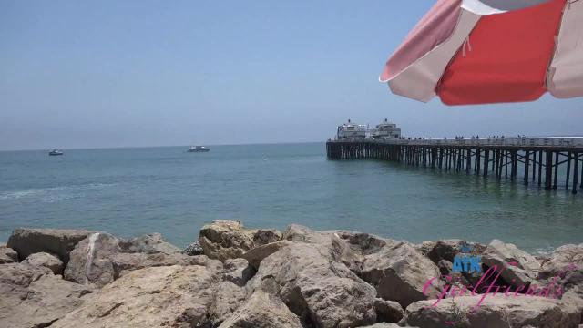 Покатушки с рыжей подружкой - Скачать и смотреть порно видео