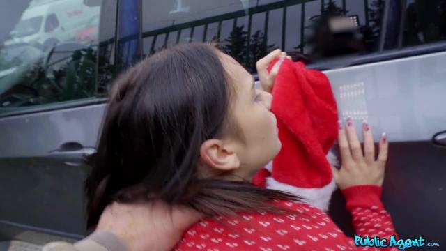 Снегурочку снять соввсем просто - Скачать и смотреть порно видео